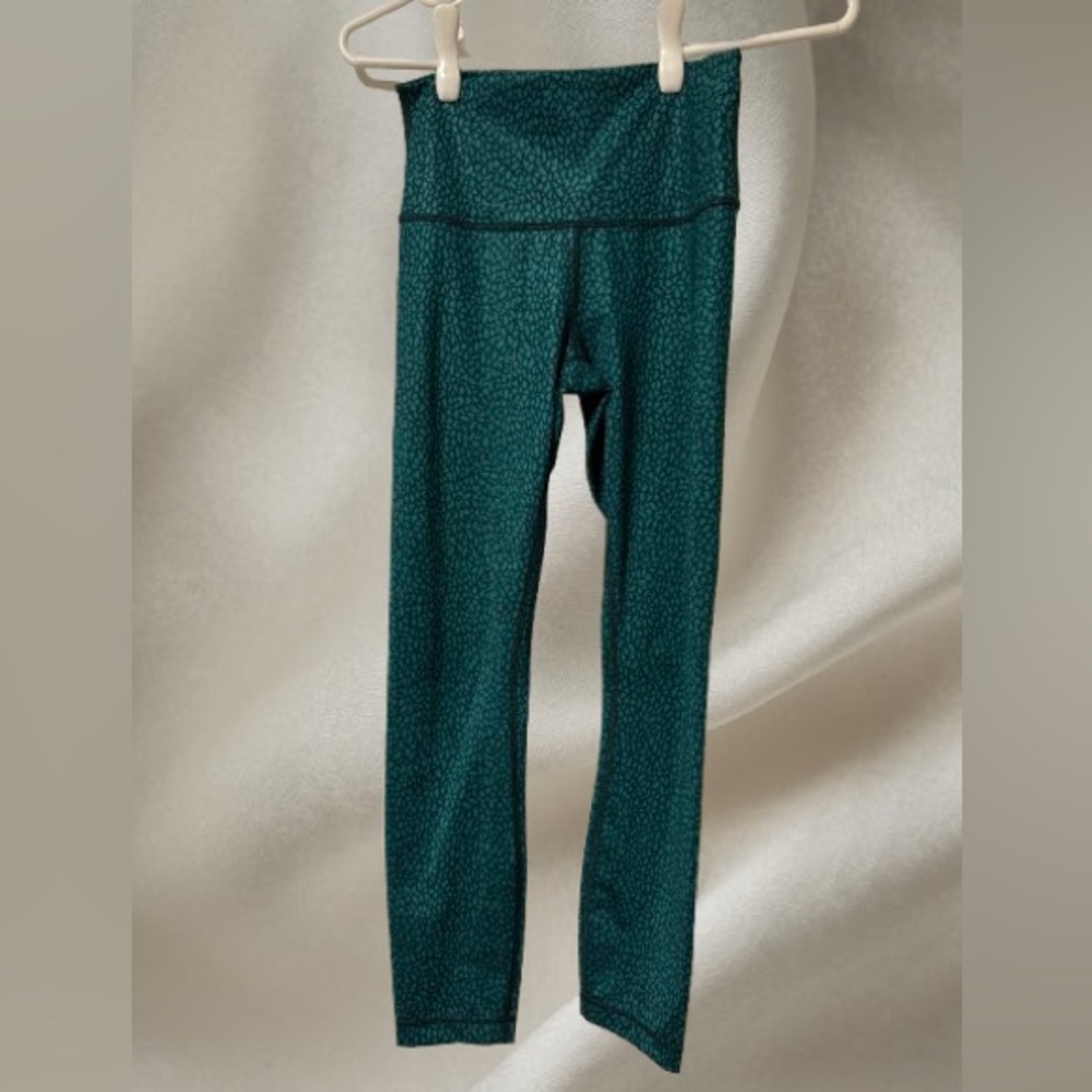 ‼️SOLD‼️Lululemon Athletica Wunder Under Green animal print leggings.